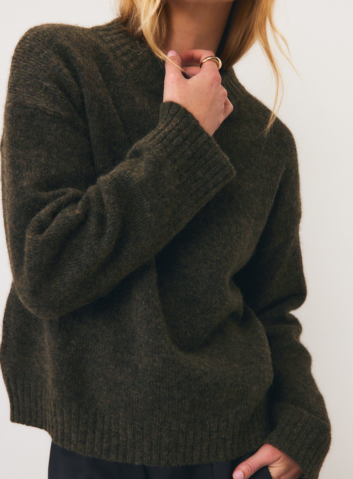 Dark Green Nordic-Style Crewneck Jumper XL - Image 3 thumbnail